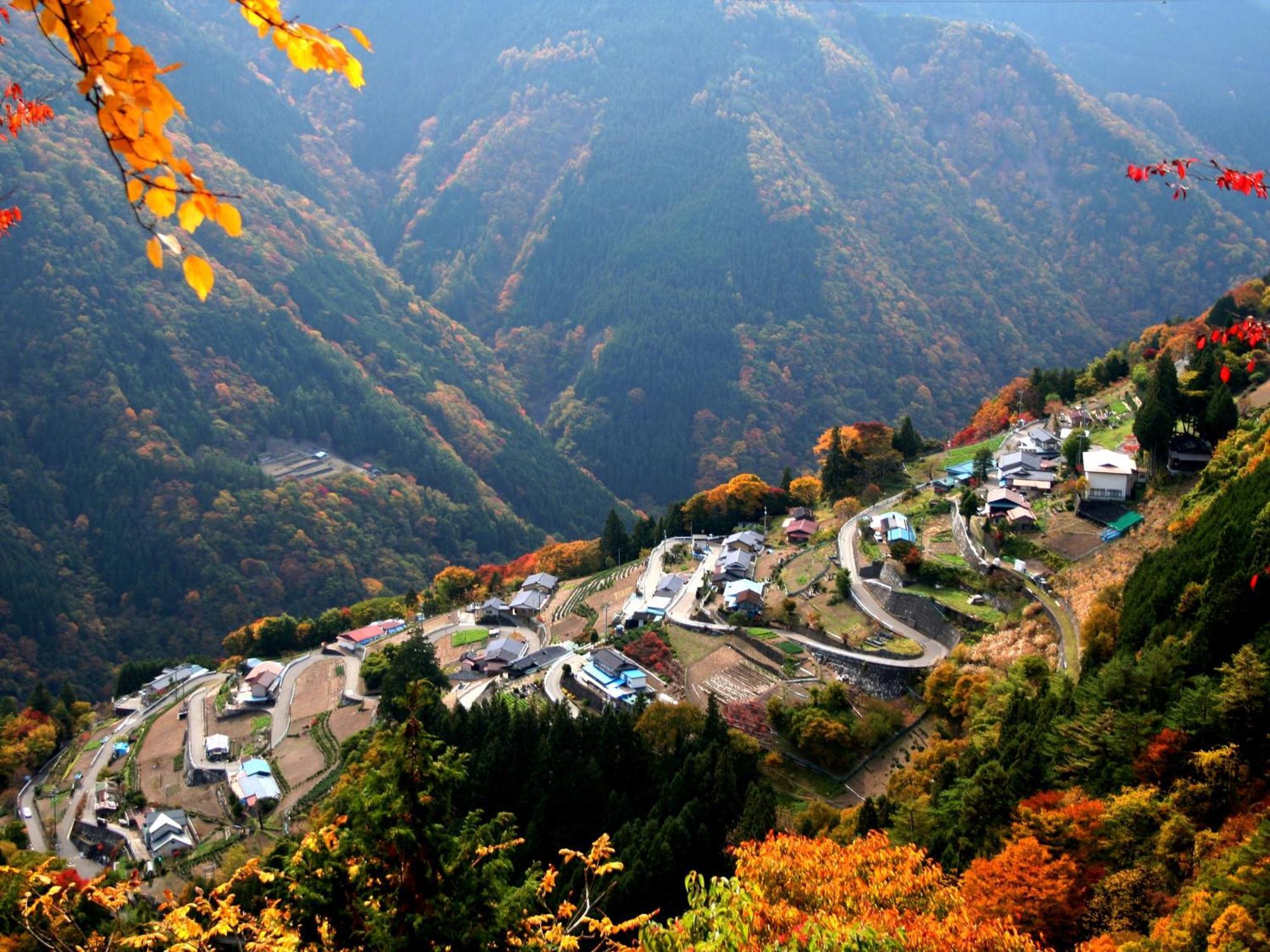 Hotel Yoshinotei Iida Esterno foto