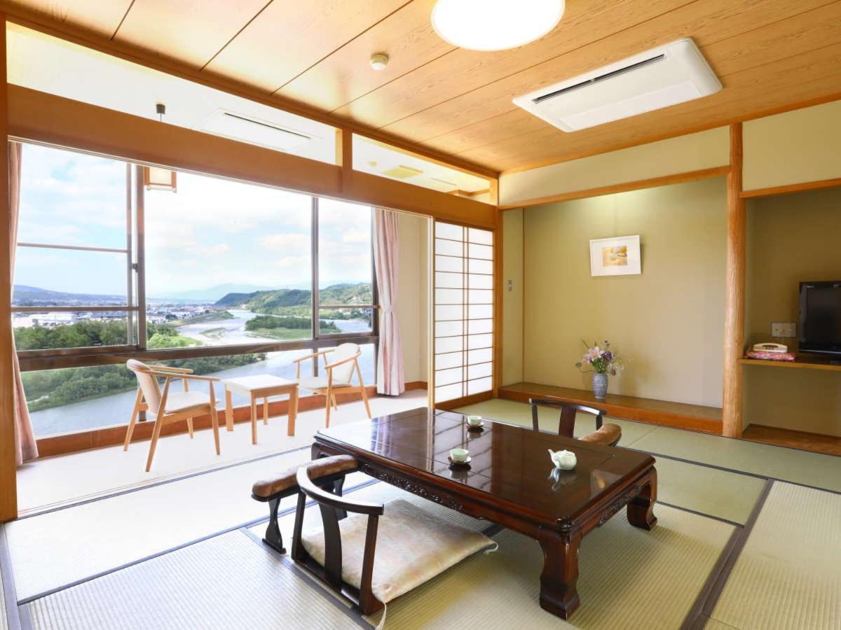 Hotel Yoshinotei Iida Esterno foto