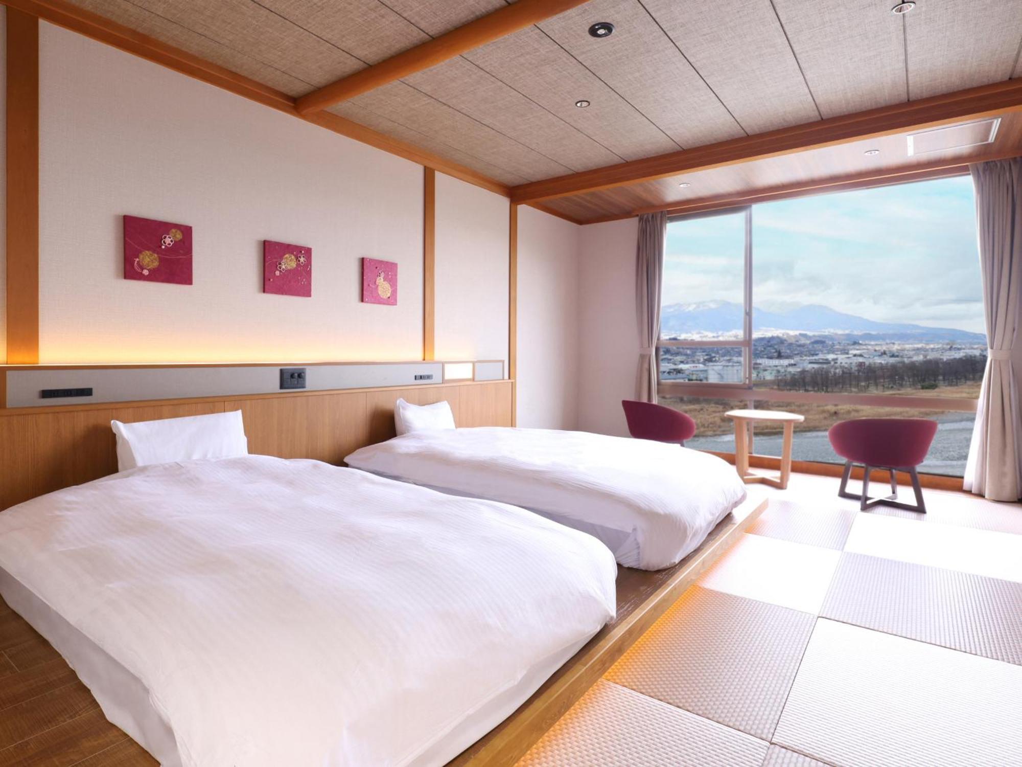 Hotel Yoshinotei Iida Esterno foto